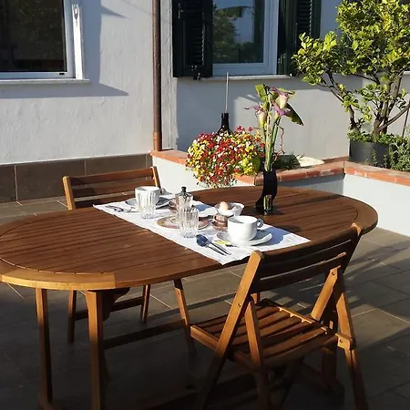 Casa de Férias La Civetta Sul Como' La Spezia