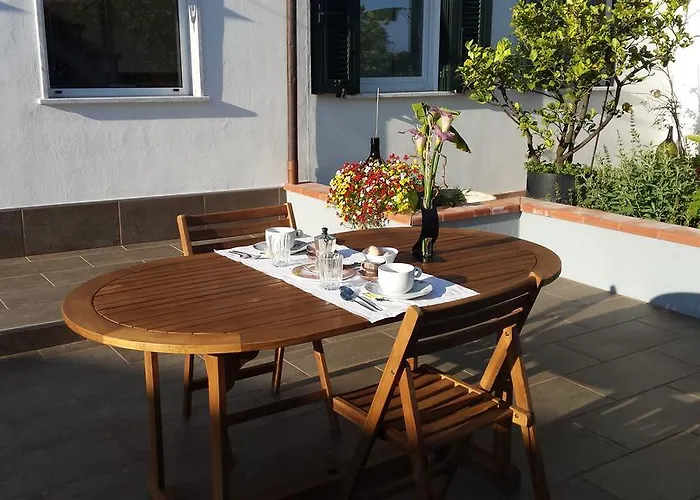 Дом отдыха La Civetta Sul Como' Специя